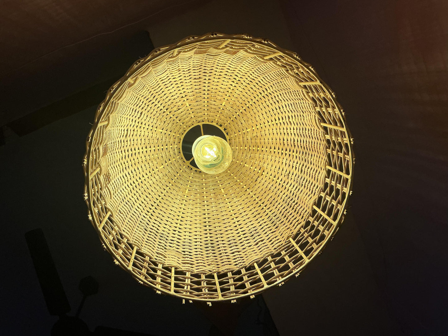 Wicker Lamp: Halo